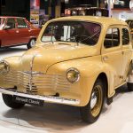 Renault 4CV 1947-1961: El primer súper ventas de la marca francesa